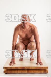 Kneeling pose of nude Ed 0001
